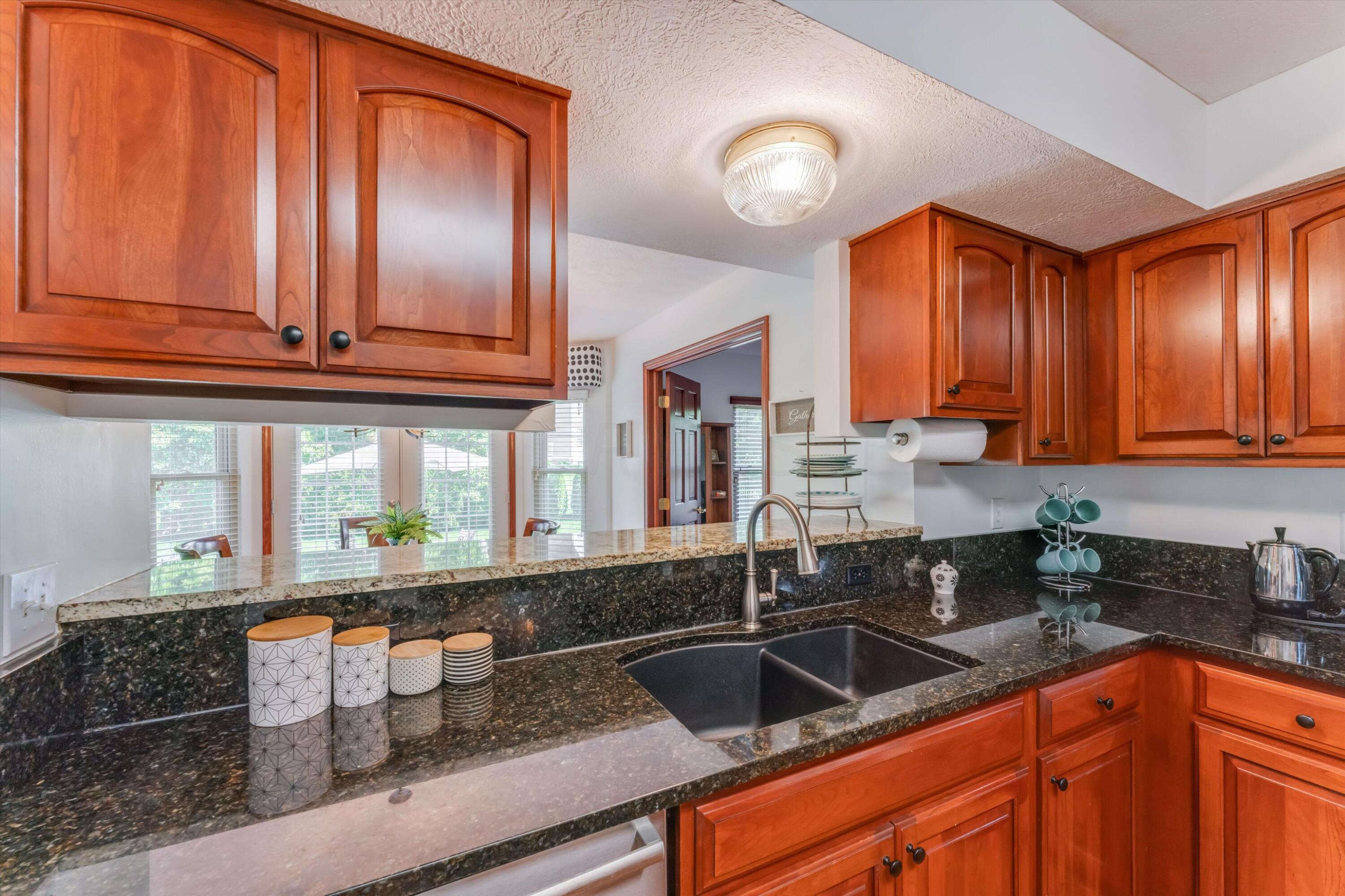 358 Beecher Road Columbus, OH 43230 - Photo 10 of 39 I_Gahanna_358BeecherRoad_Kitchen (6)