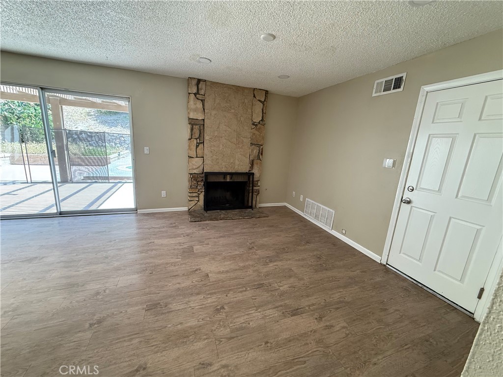 29338 Florabunda Road Canyon Country, CA 91387 - Photo 11 of 22