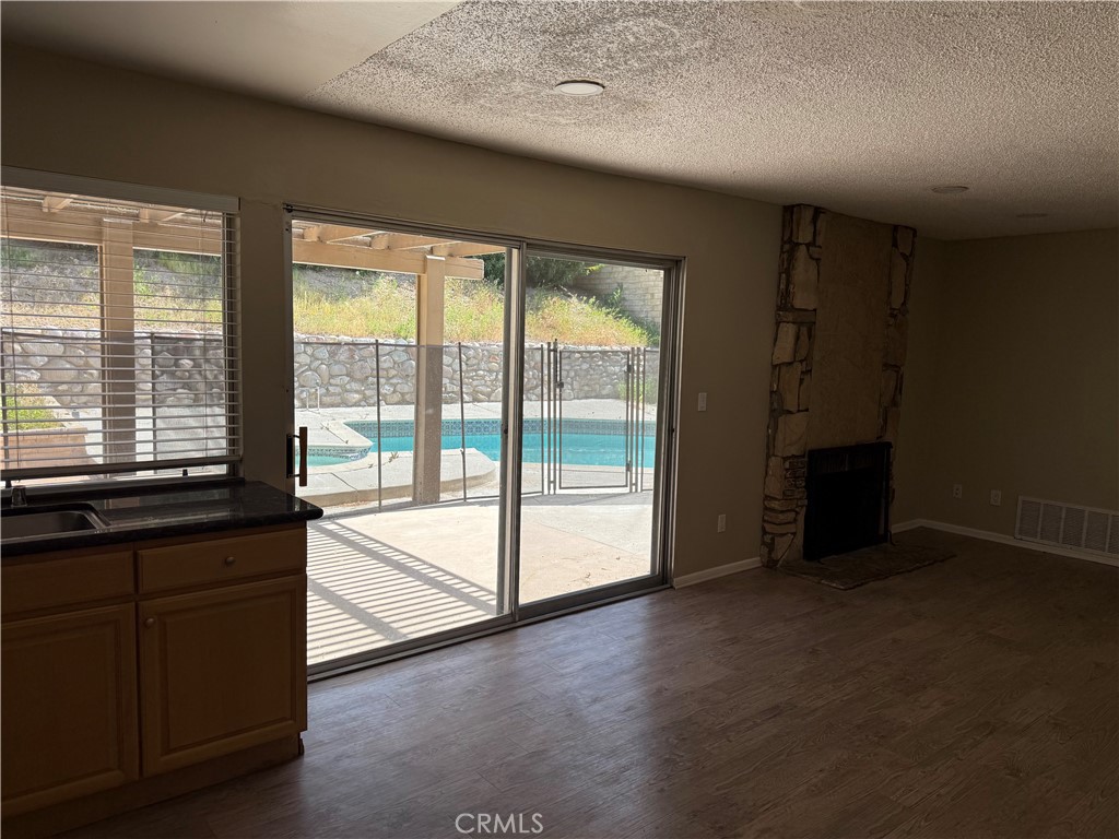 29338 Florabunda Road Canyon Country, CA 91387 - Photo 13 of 22