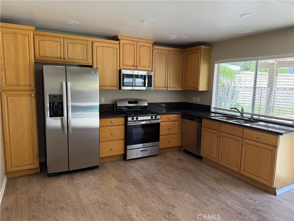 29338 Florabunda Road Canyon Country, CA 91387 - Photo 4 of 22