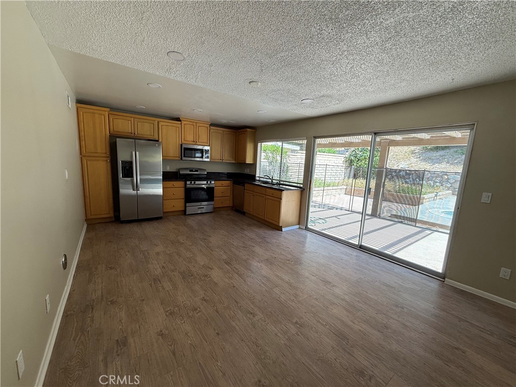 29338 Florabunda Road Canyon Country, CA 91387 - Photo 5 of 22