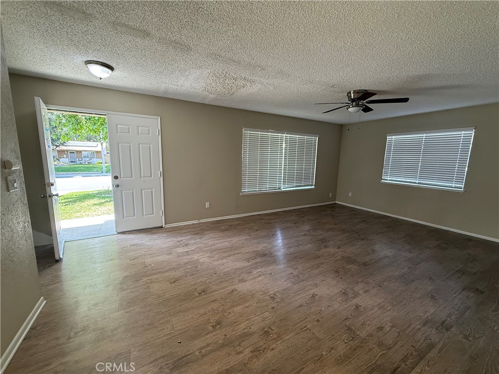 29338 Florabunda Road Canyon Country, CA 91387 - Photo 7 of 22