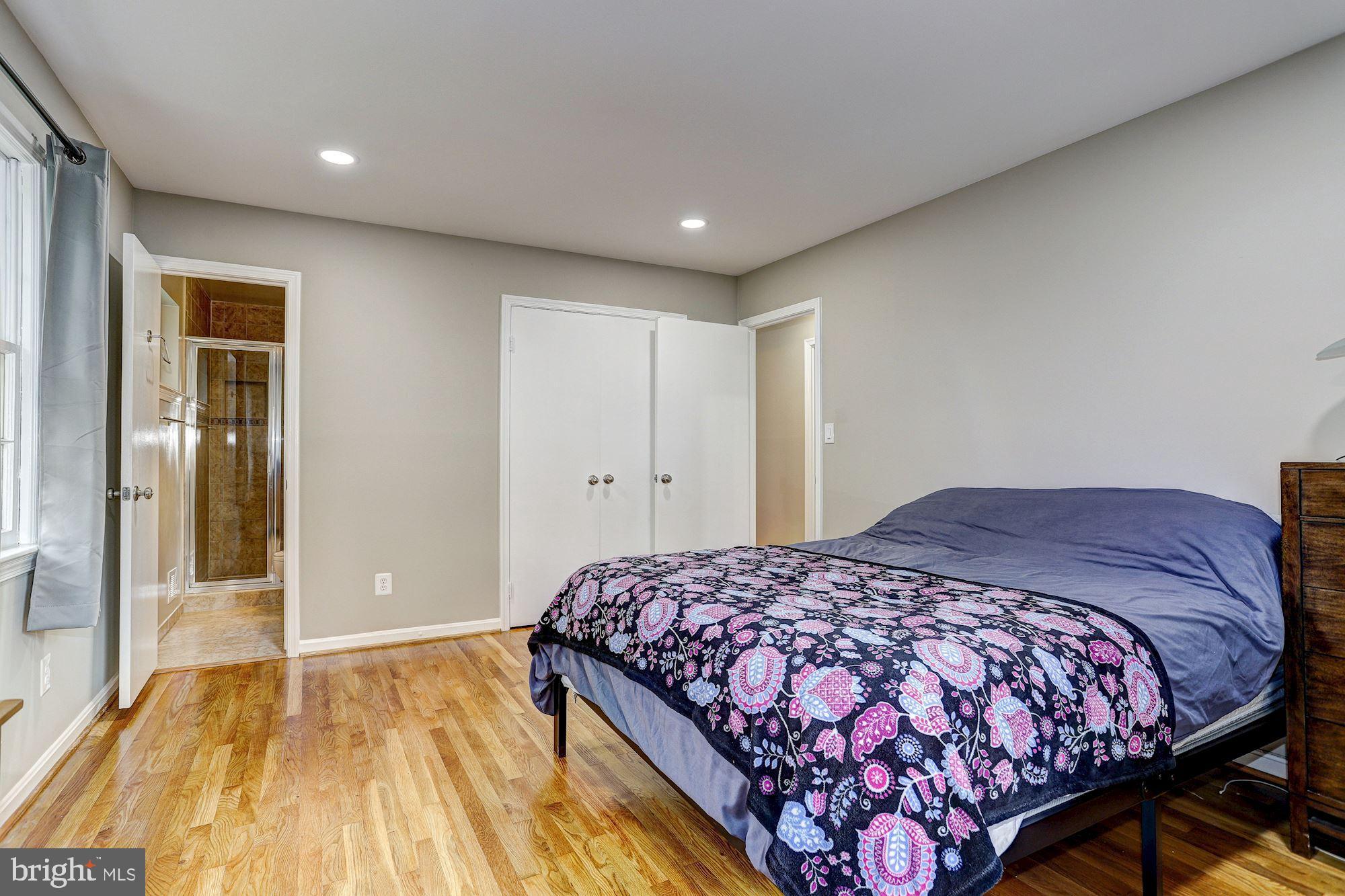 12022 Smoketree Road Potomac, MD 20854 - Photo 18 of 39 Primary Bedroom