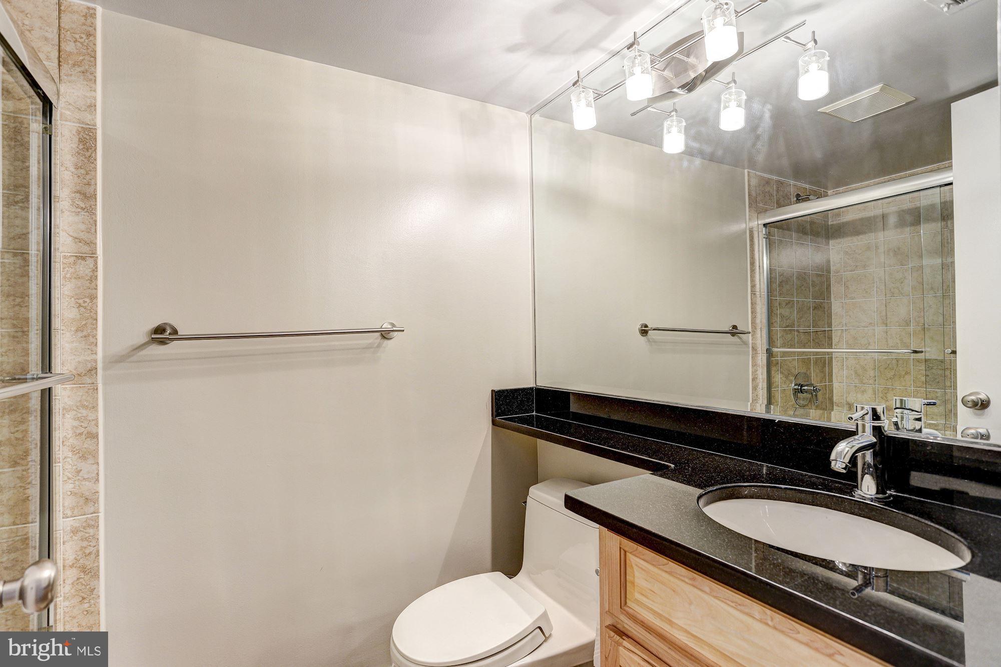 12022 Smoketree Road Potomac, MD 20854 - Photo 25 of 39 Full Bath