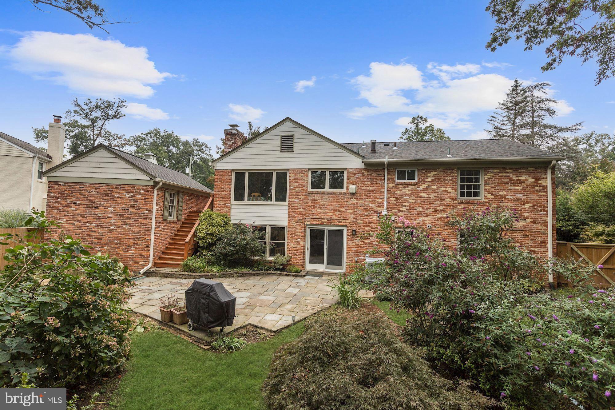 12022 Smoketree Road Potomac, MD 20854 - Photo 32 of 39 Rear Exterior