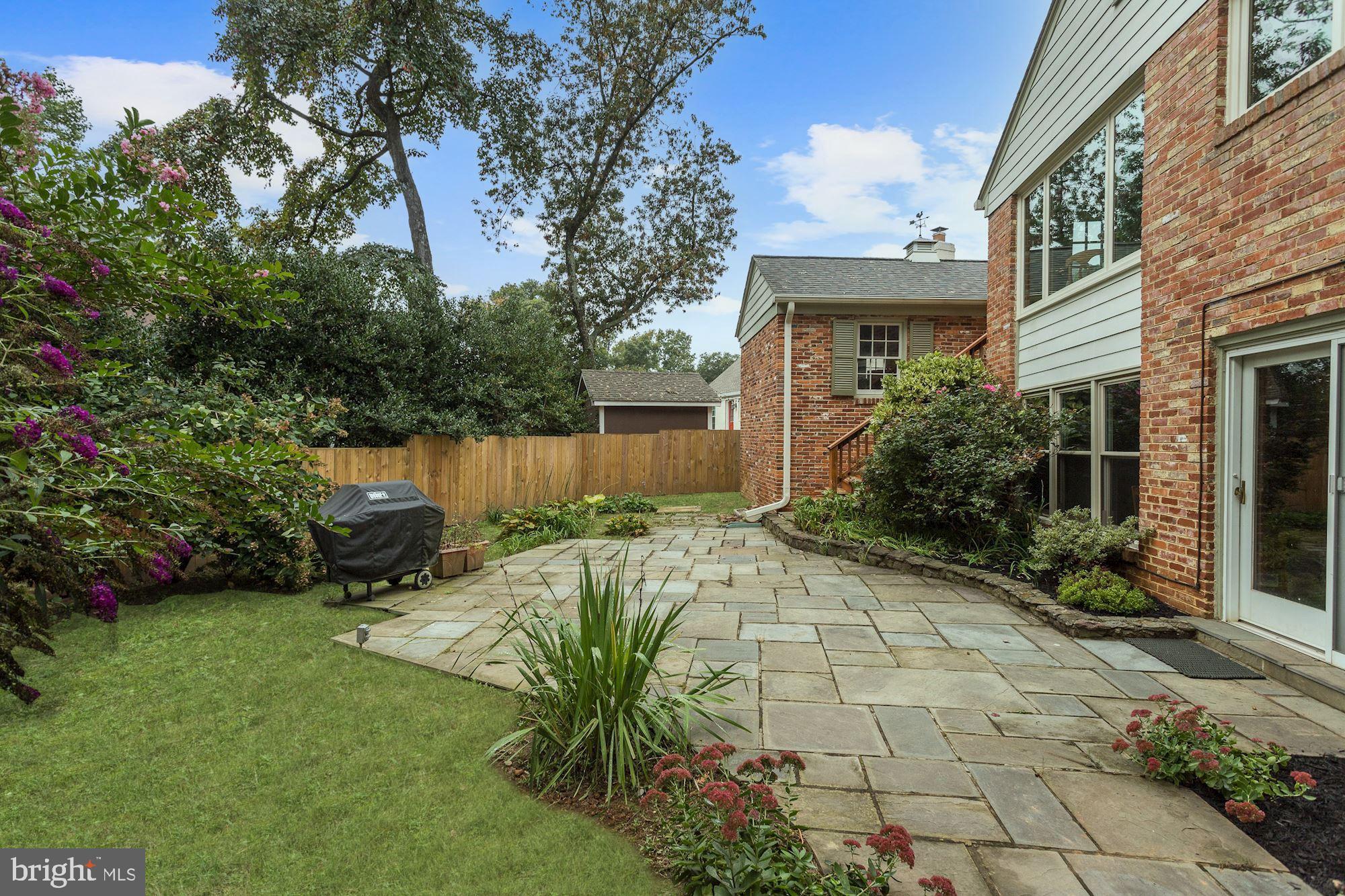 12022 Smoketree Road Potomac, MD 20854 - Photo 33 of 39 Rear Exterior