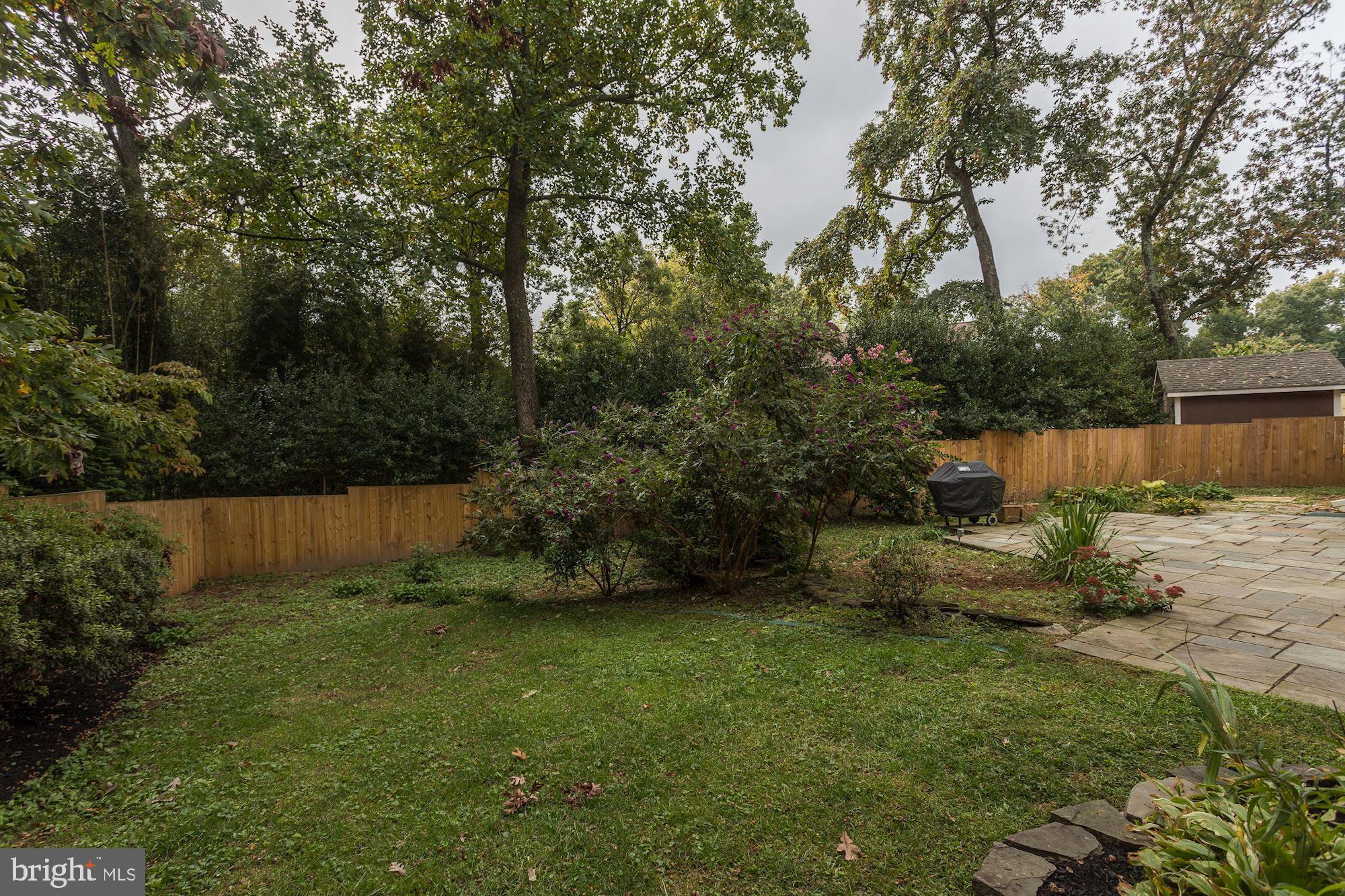 12022 Smoketree Road Potomac, MD 20854 - Photo 36 of 39 Rear Yard