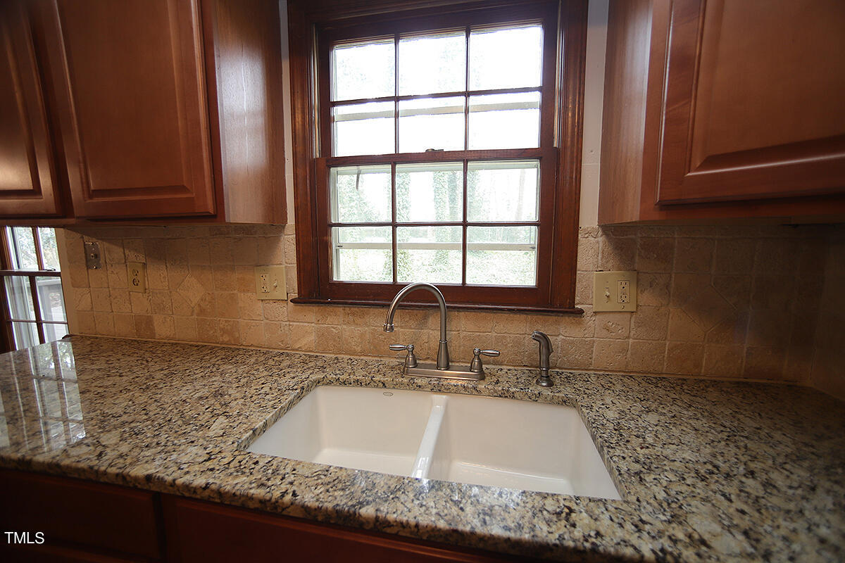8604 Langtree Lane Raleigh, NC 27613 - Photo 12 of 35 8604 Langtree LaneK