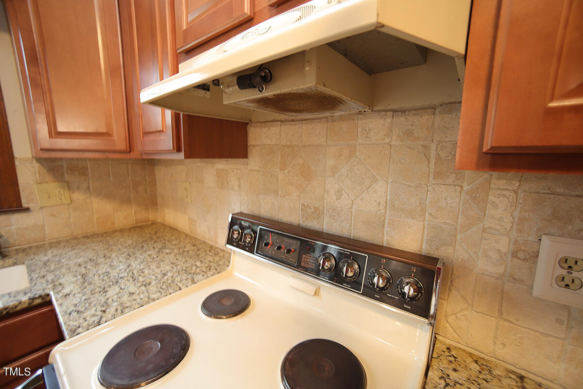 8604 Langtree Lane Raleigh, NC 27613 - Photo 13 of 35 8604 Langtree LaneL