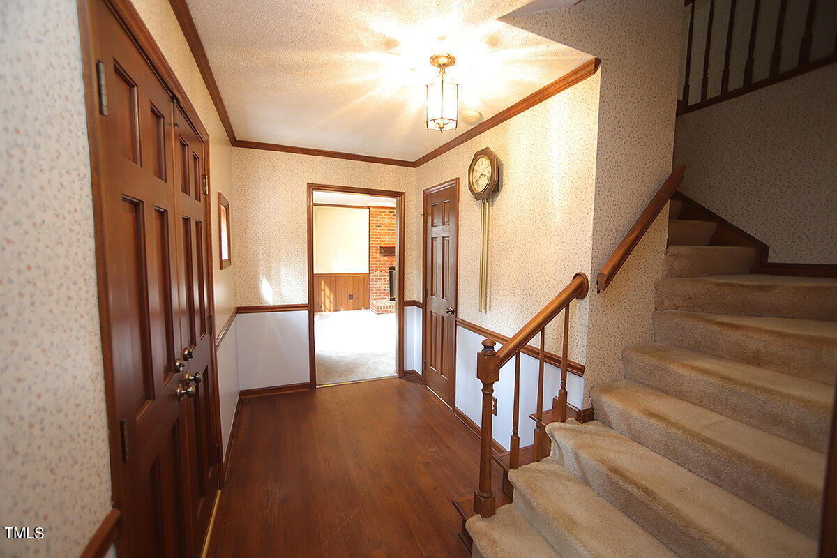 8604 Langtree Lane Raleigh, NC 27613 - Photo 4 of 35 8604 Langtree LaneC