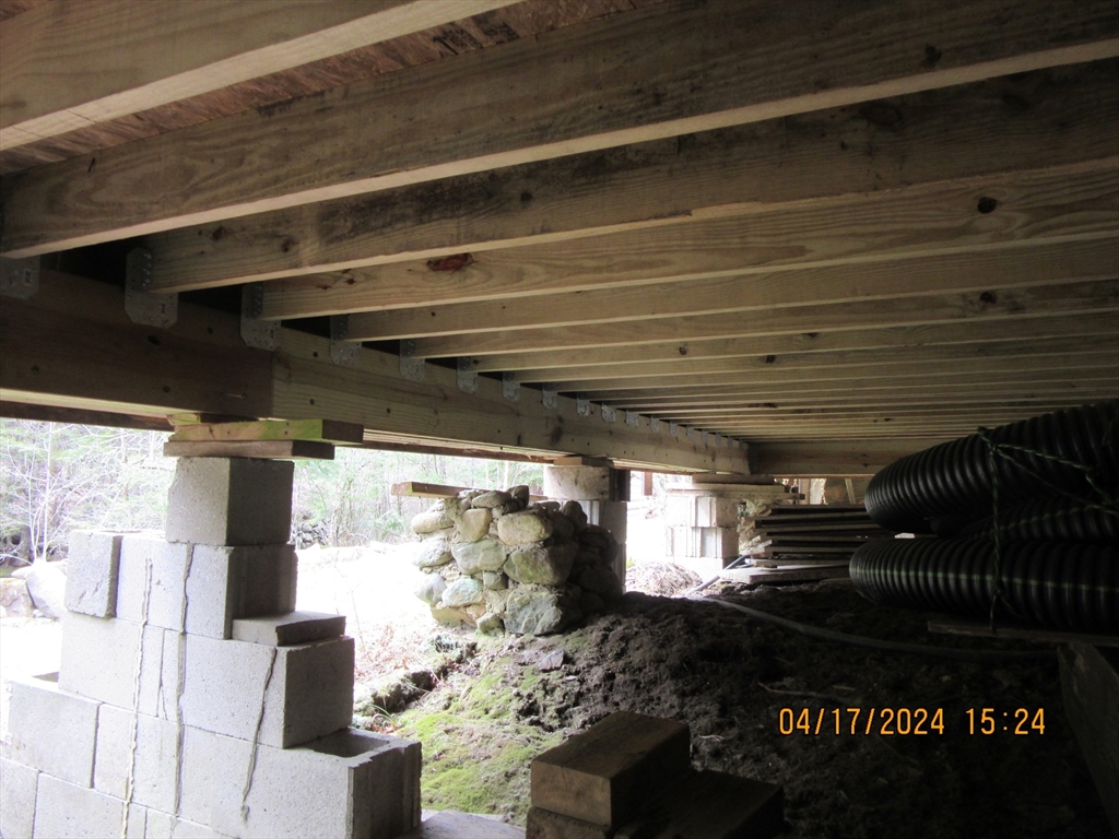 86 Ashfield Road Williamsburg, MA 01096 - Photo 3 of 20 a view of entryway