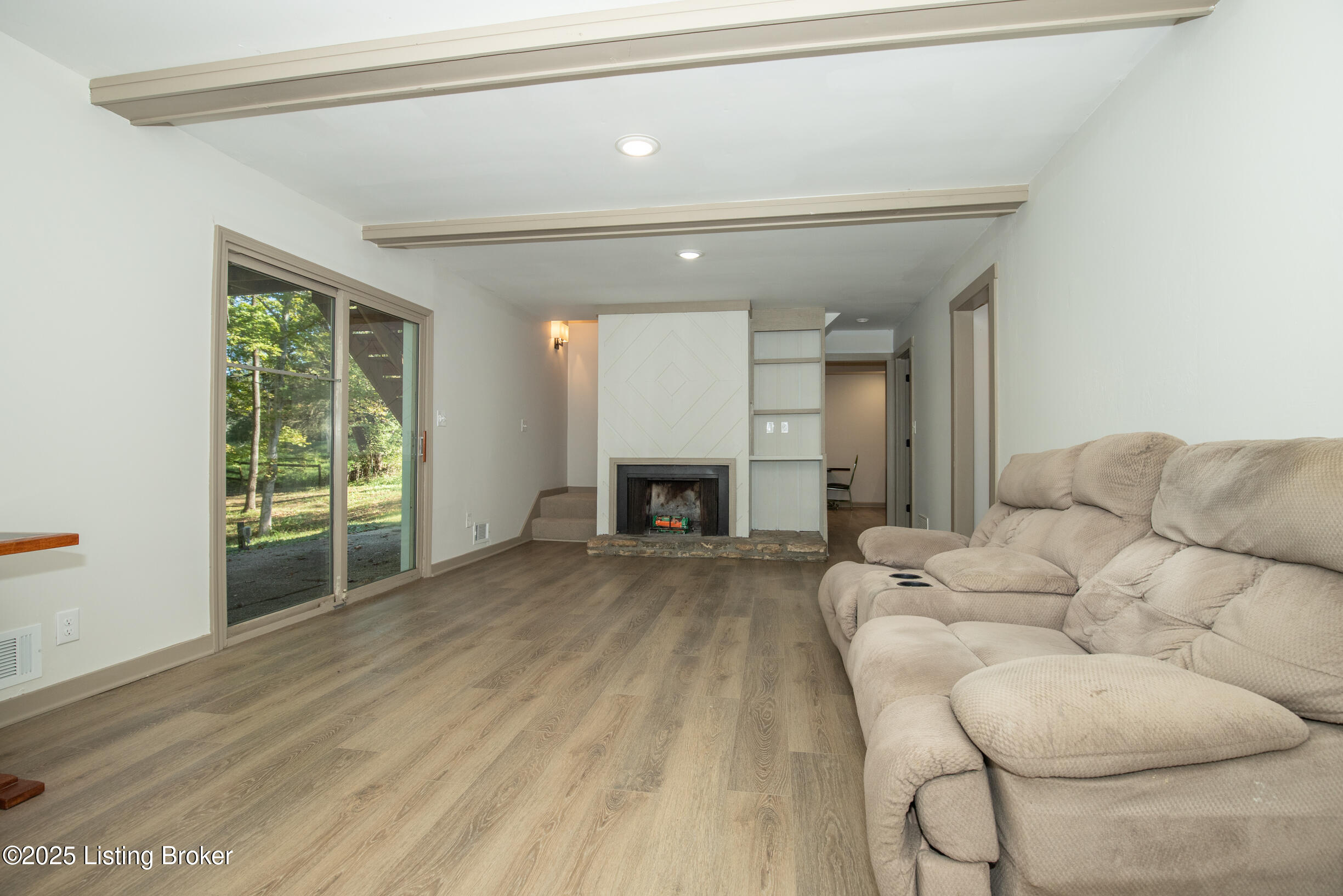 3811 Briar Ridge Road La Grange, KY 40031 - Photo 14 of 24 Family Room