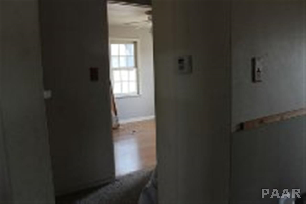 1006 Sheridan Road Pekin, IL 61554 - Photo 2 of 10 Gallery Image 2