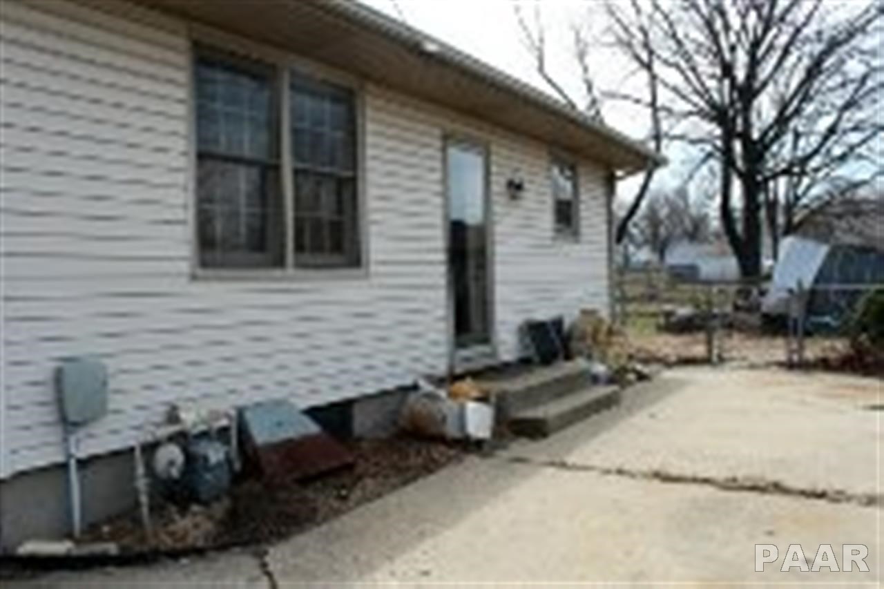 1006 Sheridan Road Pekin, IL 61554 - Photo 4 of 10 Gallery Image 4