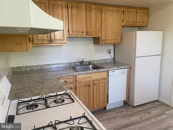 $2,995 | 2200 Greenwich Street, Falls Church, VA 22043