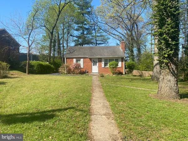 $2,995 | 2200 Greenwich Street, Falls Church, VA 22043