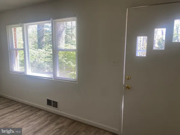 $2,995 | 2200 Greenwich Street, Falls Church, VA 22043