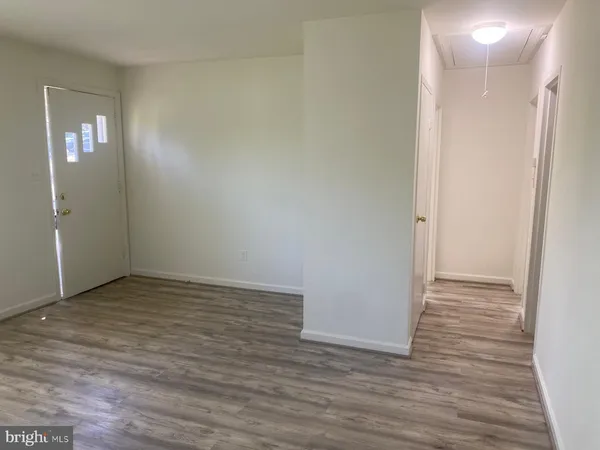 $2,995 | 2200 Greenwich Street, Falls Church, VA 22043
