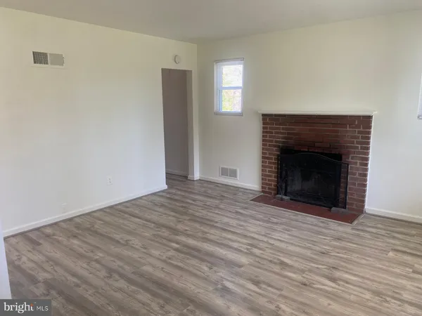 $2,995 | 2200 Greenwich Street, Falls Church, VA 22043