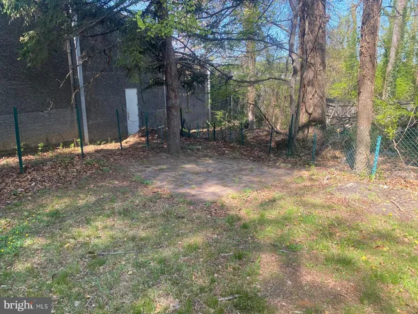 $2,995 | 2200 Greenwich Street, Falls Church, VA 22043