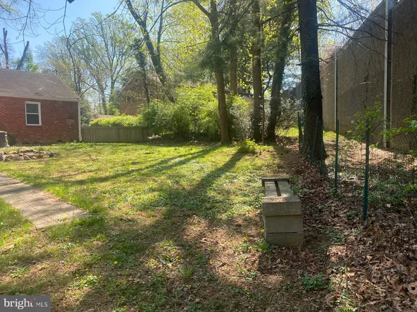 $2,995 | 2200 Greenwich Street, Falls Church, VA 22043