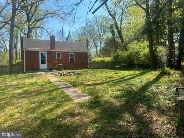 $2,995 | 2200 Greenwich Street, Falls Church, VA 22043