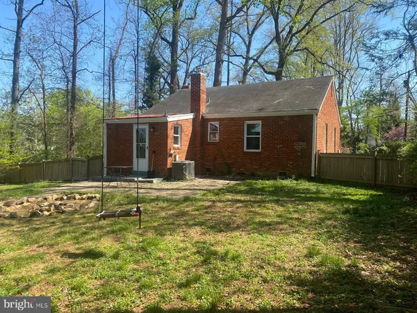 $2,995 | 2200 Greenwich Street, Falls Church, VA 22043