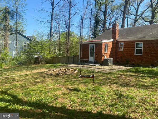$2,995 | 2200 Greenwich Street, Falls Church, VA 22043