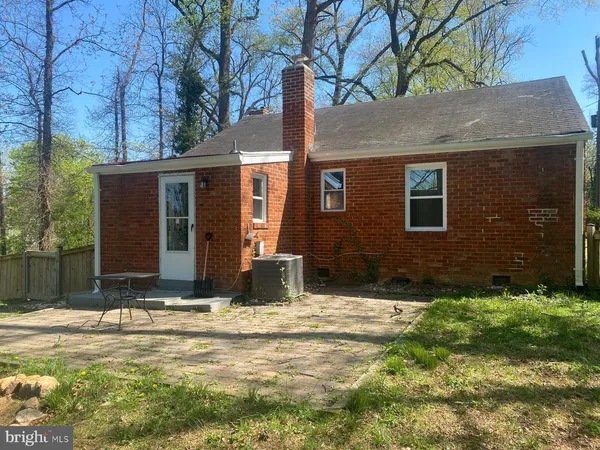 $2,995 | 2200 Greenwich Street, Falls Church, VA 22043