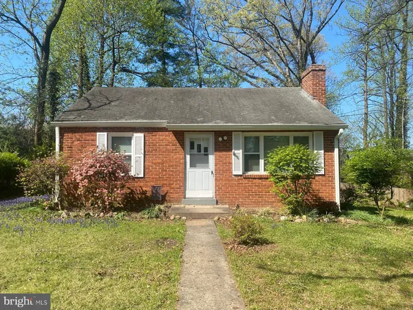 $2,995 | 2200 Greenwich Street, Falls Church, VA 22043