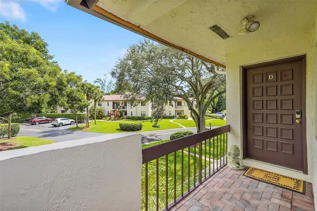 $250,000 | 7951 Eastlake Drive, Unit D, Boca Raton, FL 33433