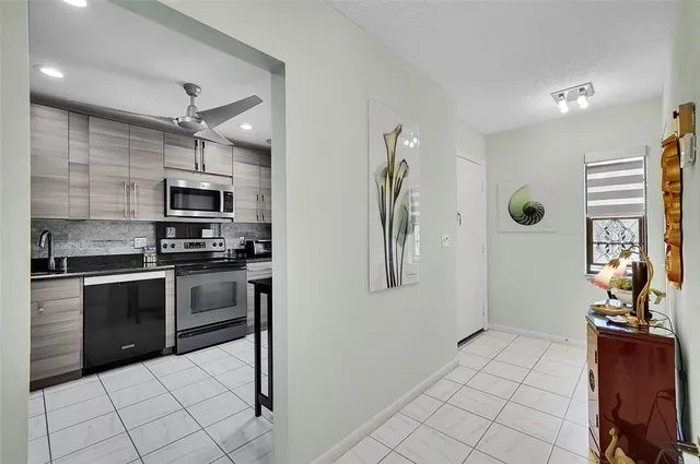 $250,000 | 7951 Eastlake Drive, Unit D, Boca Raton, FL 33433