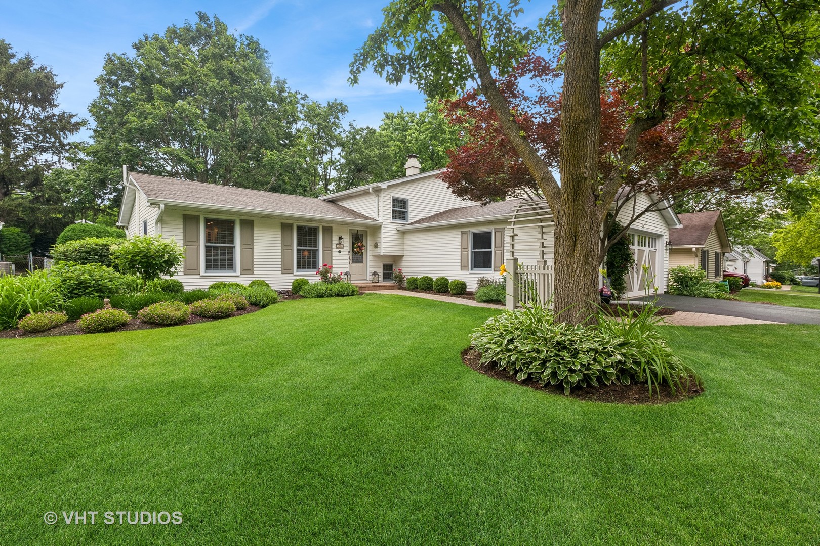 77 Flicker Court Naperville, IL 60565 - Photo 2 of 27 Gallery Image 2