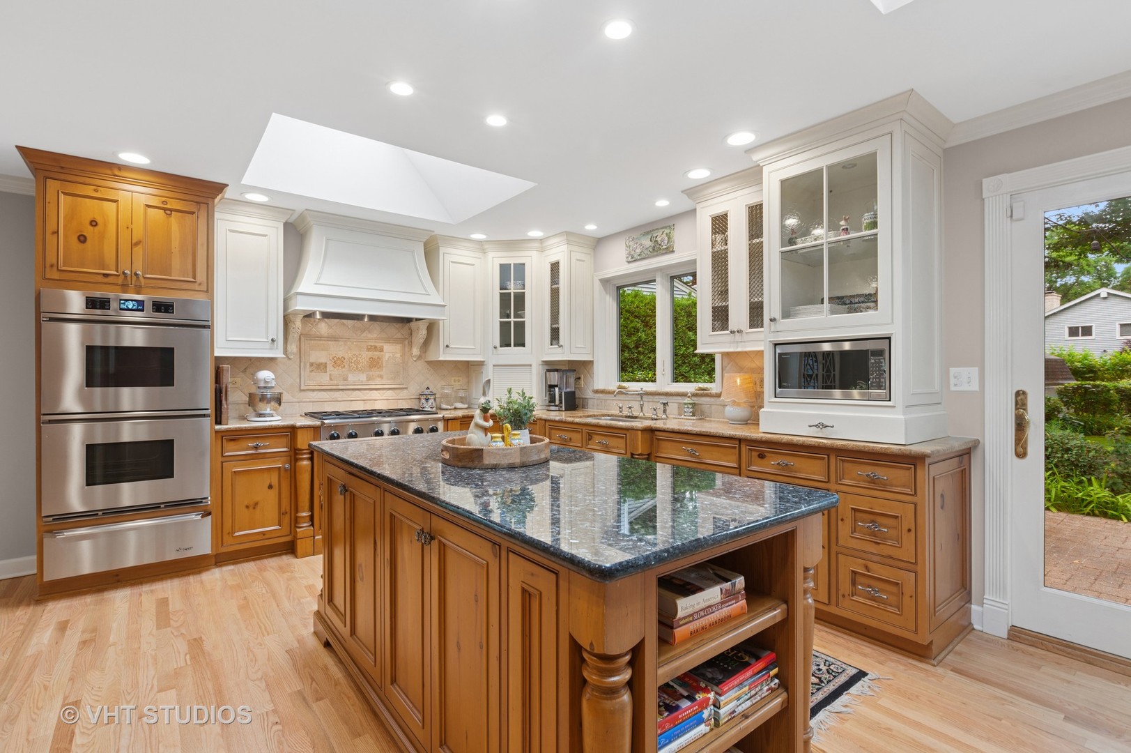 77 Flicker Court Naperville, IL 60565 - Photo 8 of 27 Gallery Image 8