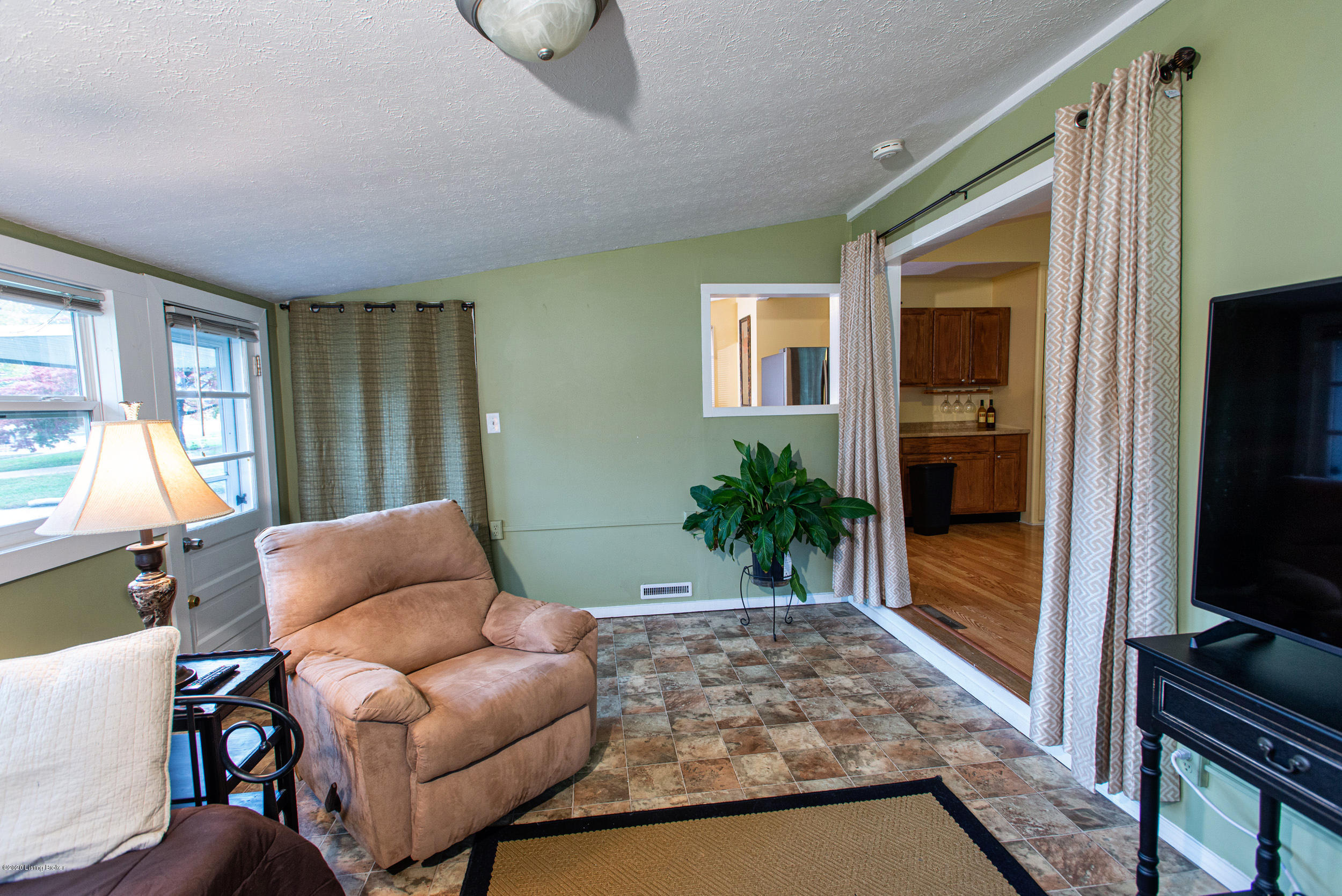 1237 Pigeon Pass Road Louisville, KY 40213 - Photo 20 of 35 House_0027