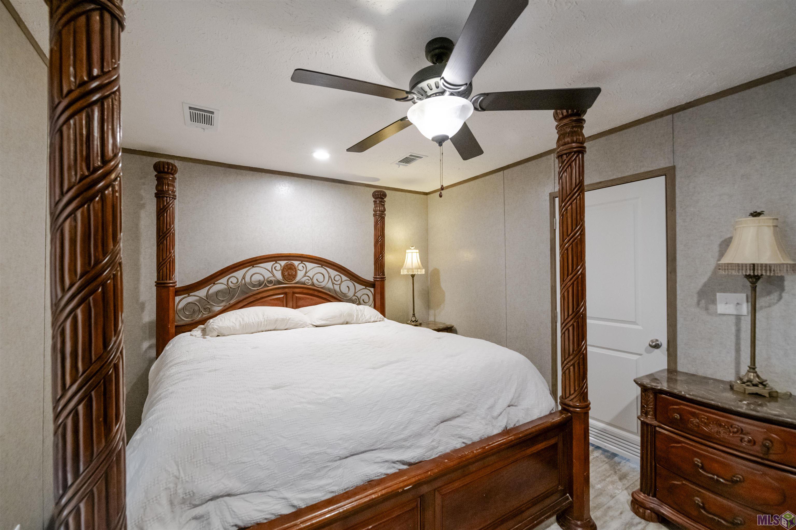 1240 Coteau Road Houma, LA 70364 - Photo 7 of 15 Primary Suite