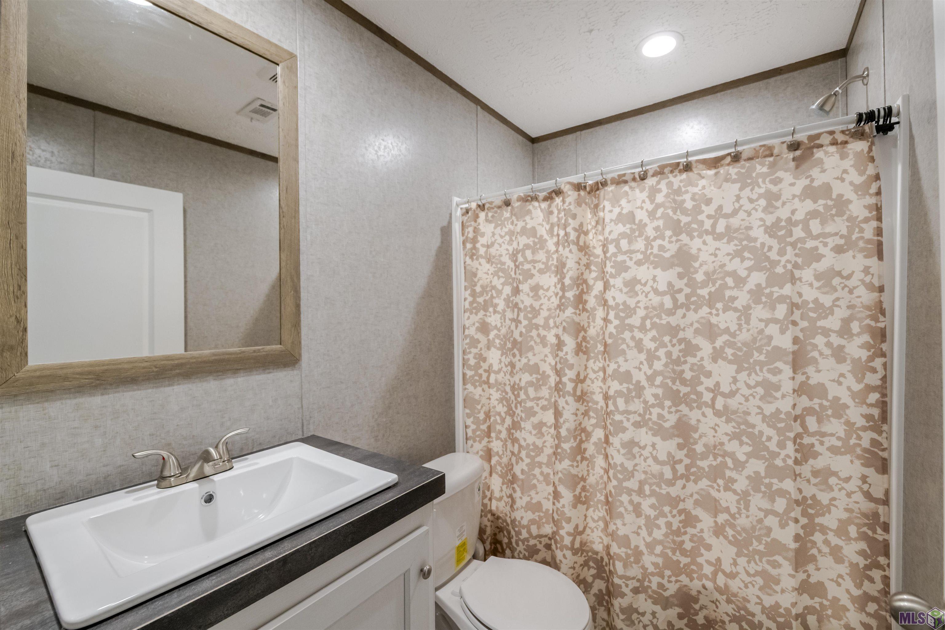 1240 Coteau Road Houma, LA 70364 - Photo 10 of 15 Bathroom 2