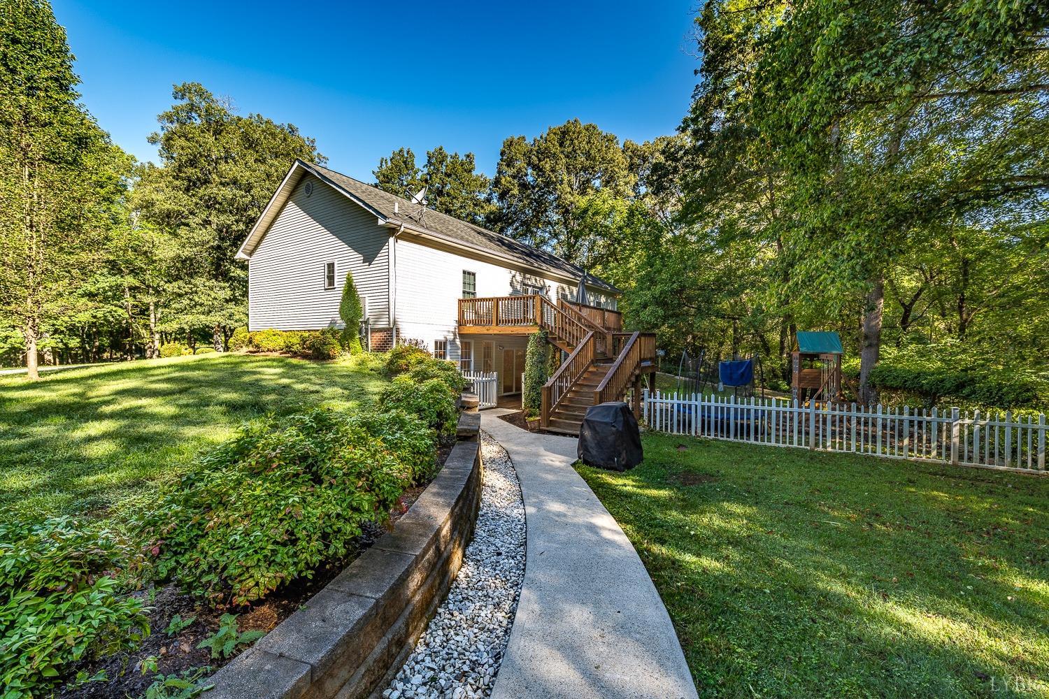 1030 Hunters Hollow Road Goode, VA 24556 - Photo 3 of 57