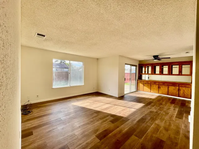 $395,000 | 14853 West Middleton Avenue, Kerman, CA 93630