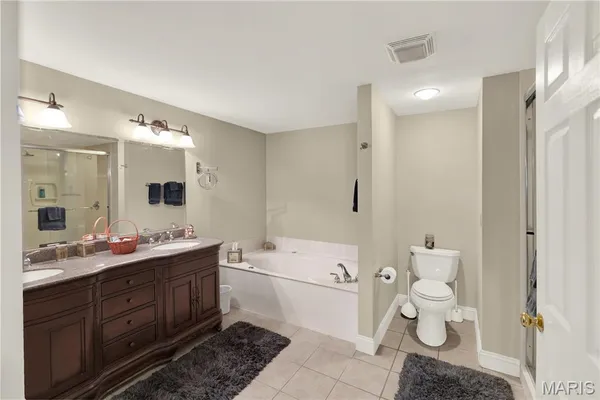 $825,000 | 364 Whispering Forest Lane, Pacific, MO 63069