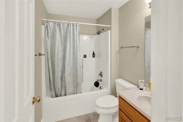 $825,000 | 364 Whispering Forest Lane, Pacific, MO 63069