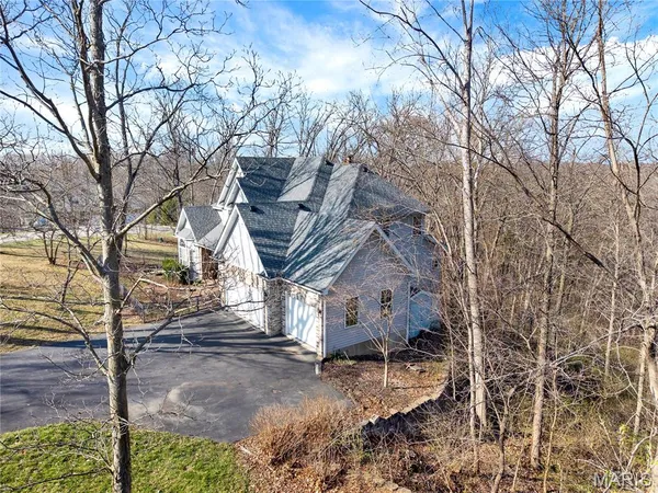 $825,000 | 364 Whispering Forest Lane, Pacific, MO 63069