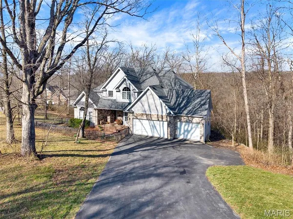 $825,000 | 364 Whispering Forest Lane, Pacific, MO 63069