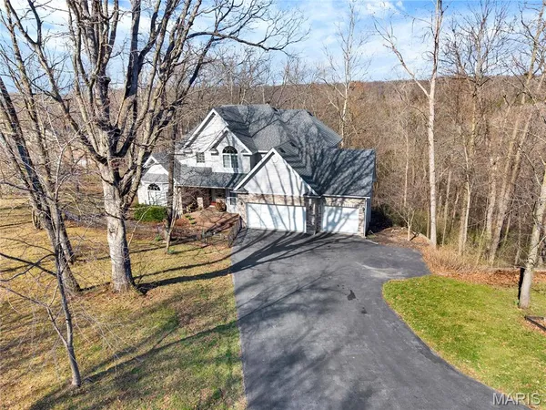 $825,000 | 364 Whispering Forest Lane, Pacific, MO 63069