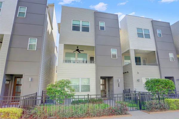 $2,650 | 2781 Clinton Drive, Houston, TX 77020