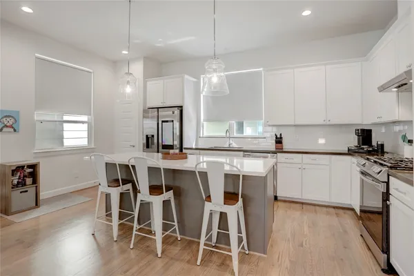 $2,650 | 2781 Clinton Drive, Houston, TX 77020