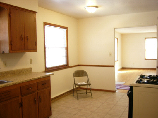 2000 North Alpine Road Rockford, IL 61107 - Photo 7 of 13 a workspace with a window