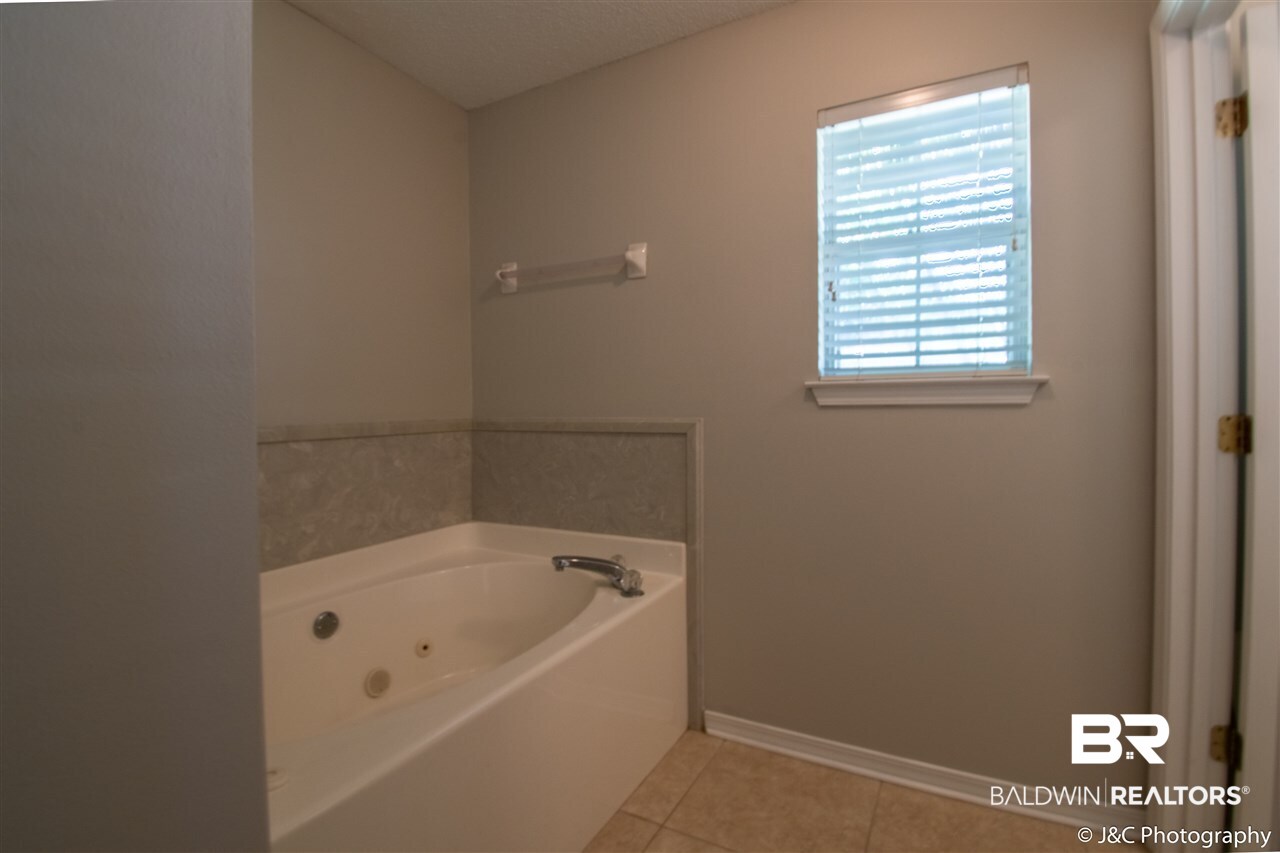 417 Wisteria Lane Foley, AL 36535 - Photo 15 of 23