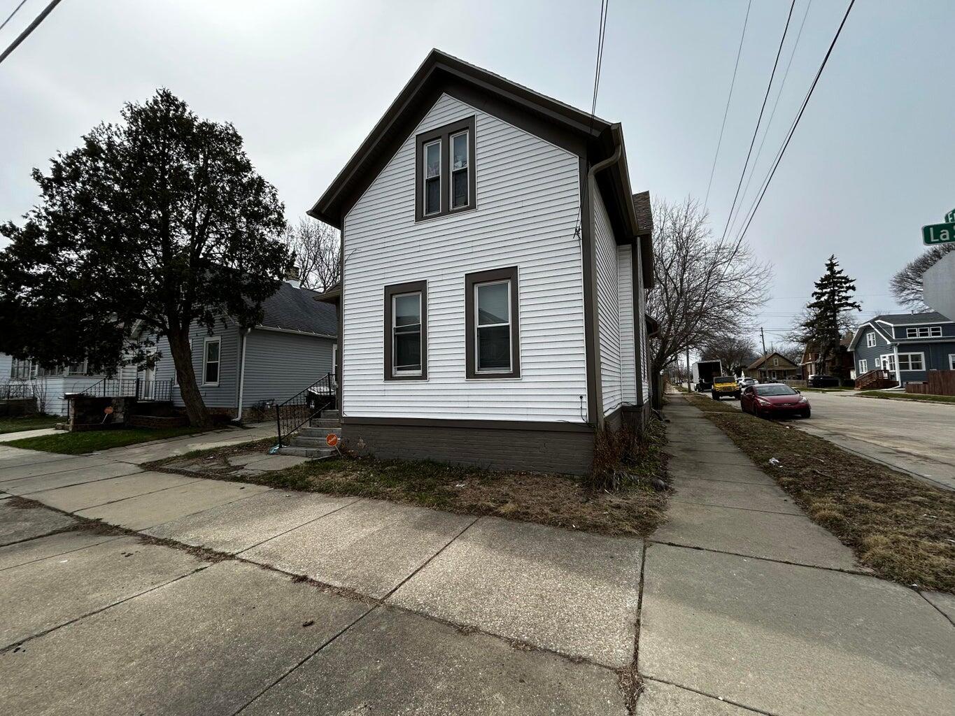 1842 Lasalle Street Racine, WI 53402 - Photo 2 of 16 20250402093641751686000000-o