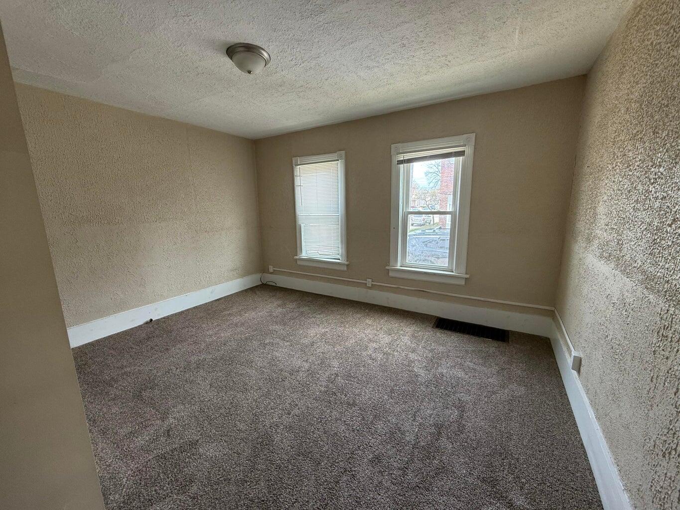 1842 Lasalle Street Racine, WI 53402 - Photo 5 of 16 20250429201514139910000000-o